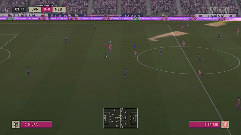 Screenshot eines Fifa Matches. Auf dem Bild liegt ein Filter für Blaublindheit.